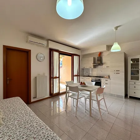 153 - Monolocale In Centro A Sirolo, Climatizzato E In Ottima Posizione Gratis Al White Club Fino Al 3 Agosto Apartamento